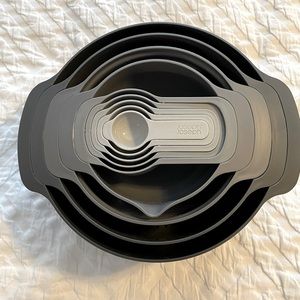 Joseph Joseph 9 Piece Nesting Food Prep Set Never Used Gray Bowls Measuring Cups